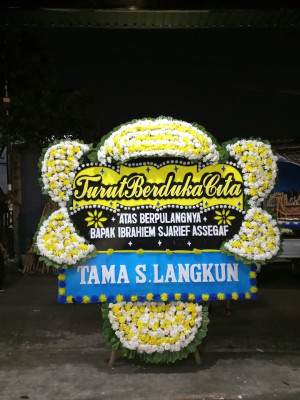 Papan Bunga Duka di Tamako