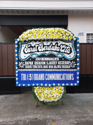 Papan Bunga Duka di Tamako